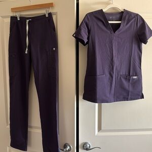 Perfect condition figs scrubs set , limited edition eggplant purple color!